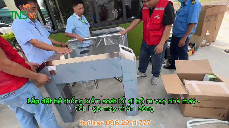 chi-phi-lap-dat-he-thong-kiem-soat-loi-ra-vao-tai-cong-nha-may-het-bao-nhieu-tien