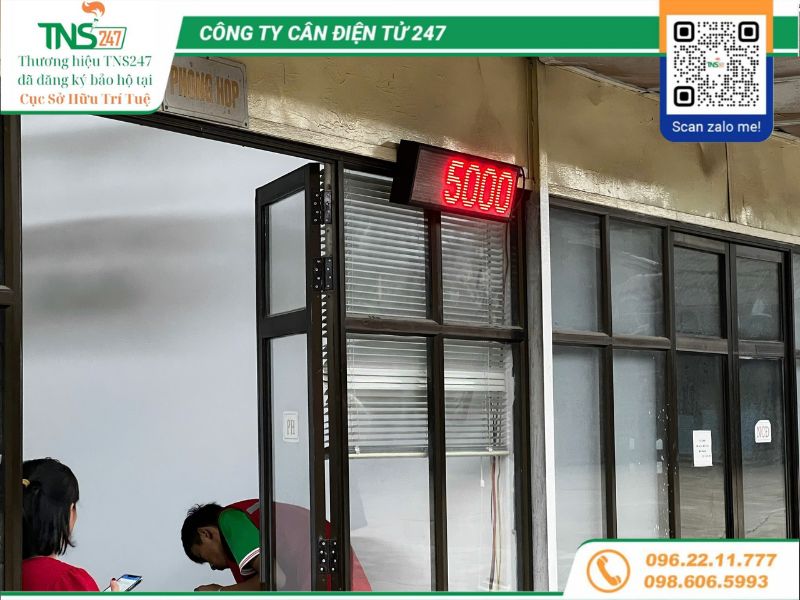 man-led-hien-thi-can-o-to-dpm5-yhl5-keli-yaohua-gia-bao-nhieu