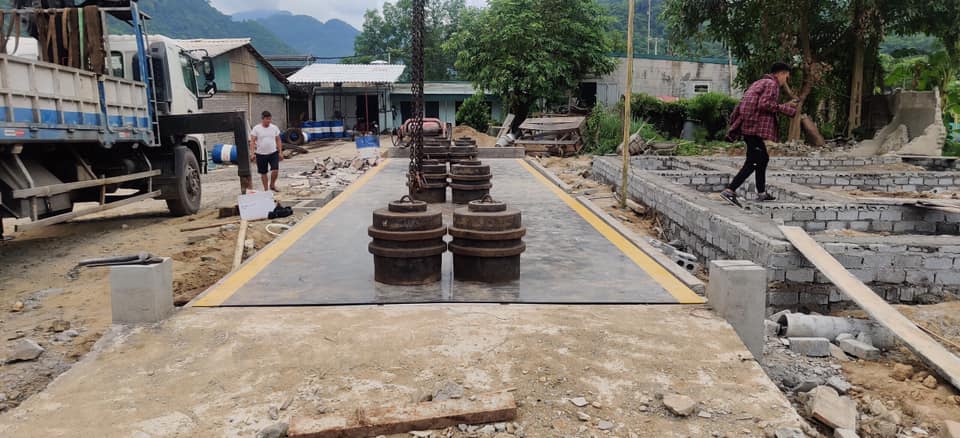 Lắp cân điện tử 80 tấn tại cửa khẩu Quan Sơn Thanh Hoá