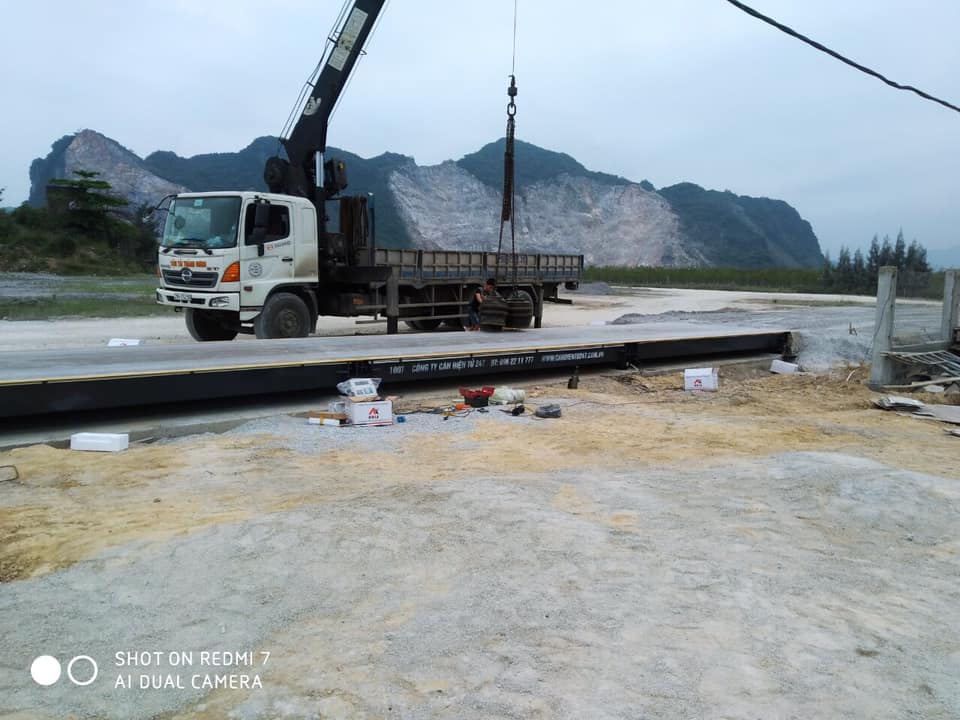 Lắp cân điện tử 100 tấn tại mỏ đá Lèn Bạc Quảng Bình