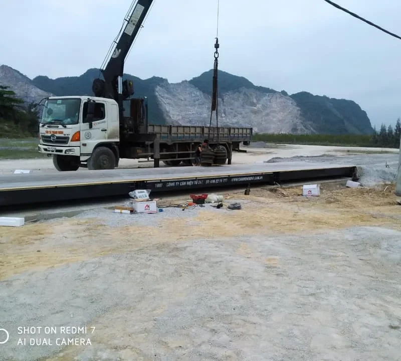 Lắp cân điện tử 100 tấn tại mỏ đá Lèn Bạc Quảng Bình